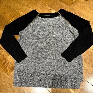 BANANA REPUBLIC • Women’s Marled Sweater